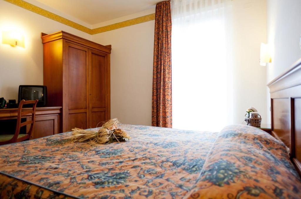 Hotel Bologna Bardolino Quarto foto